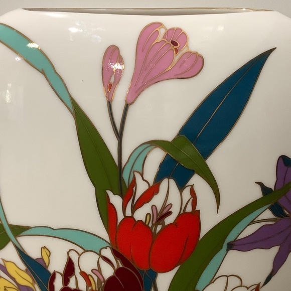 Vintage Floral Poreclain Vase - Picture 4 of 12